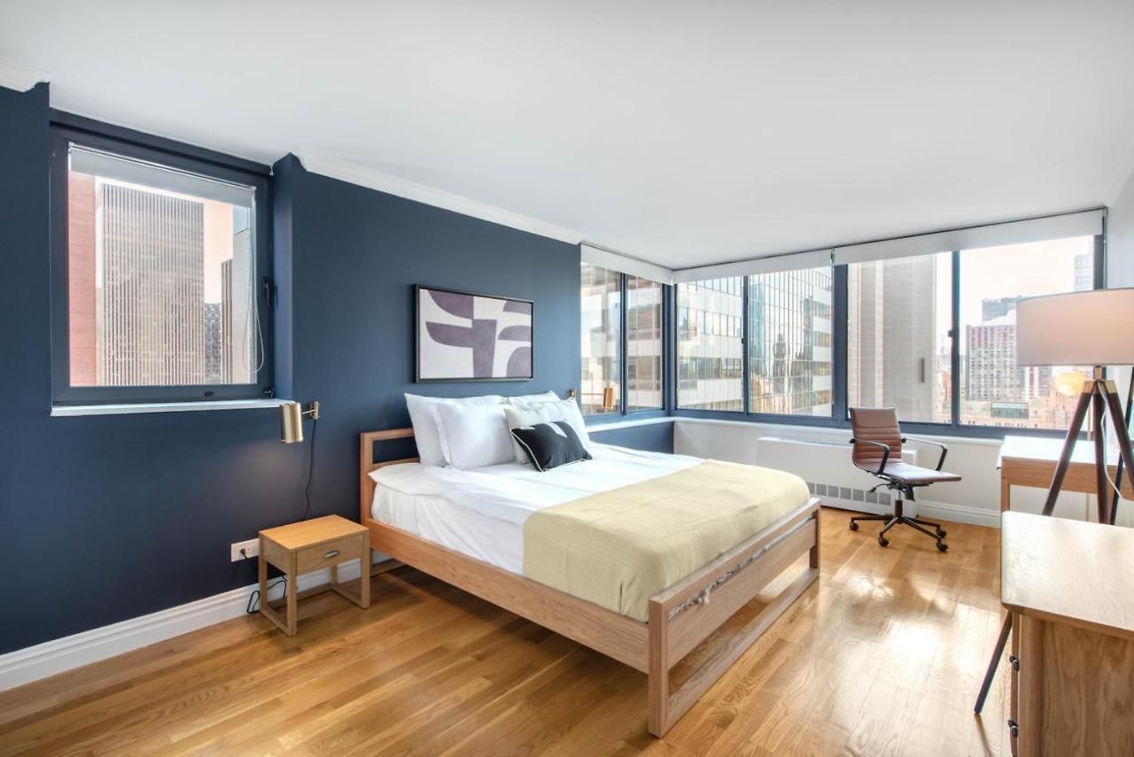 Apartment Midtown 2br W Pool Gym Roof Nr Subway Nyc-385 New York