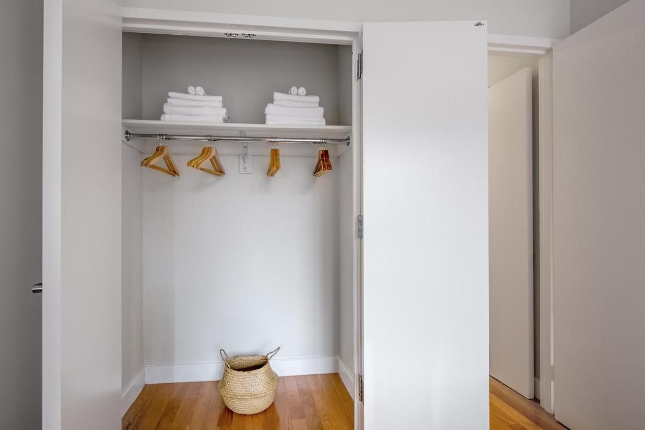 Midtown 1br W Pool Gym Parking Nr Times Sq Nyc-378 New York