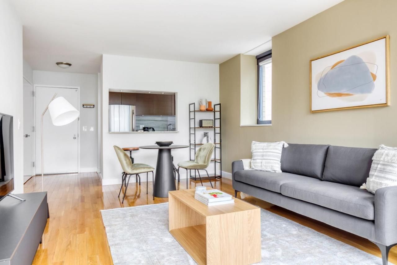 Midtown 1br W Dm Elevator Gym Nr Times Sq Nyc-798 * New York
