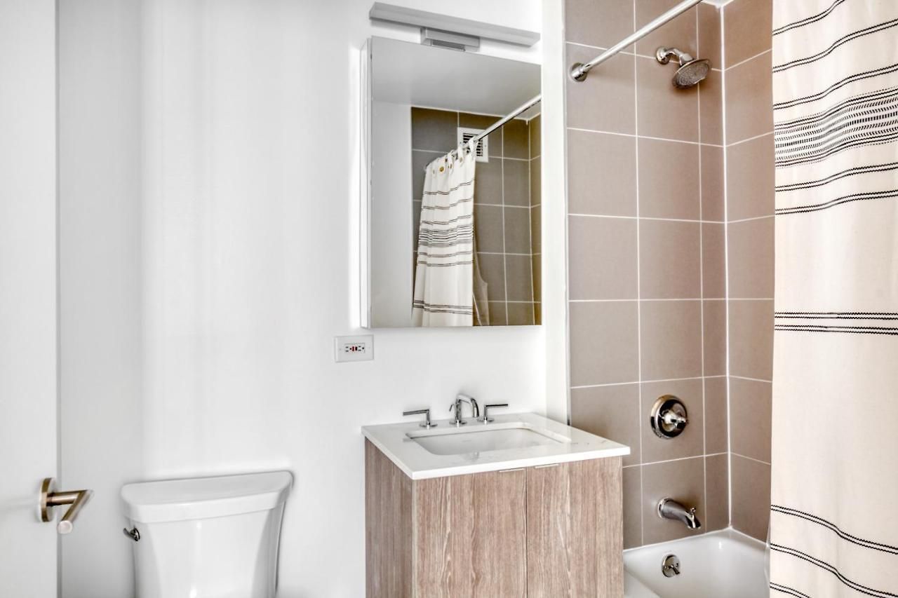 Midtown W 1br W Gym Wd Nr Hudson Yards Nyc-742 *