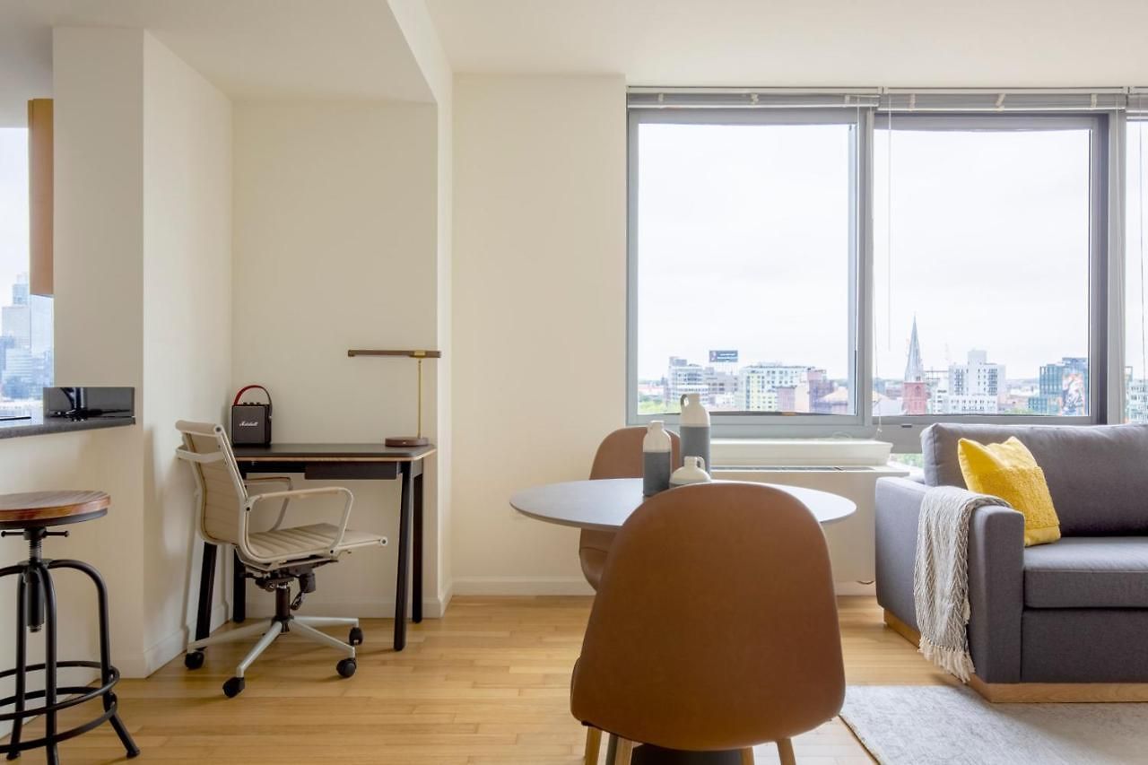Lic 1br W Pool Gym Nr River Nyc-934 *