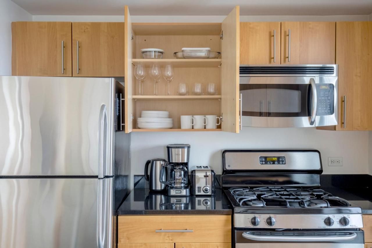 Apartment Lic 1br W Pool Gym Nr River Nyc-934