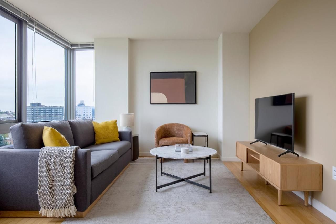 Lic 1br W Pool Gym Nr River Nyc-934 *