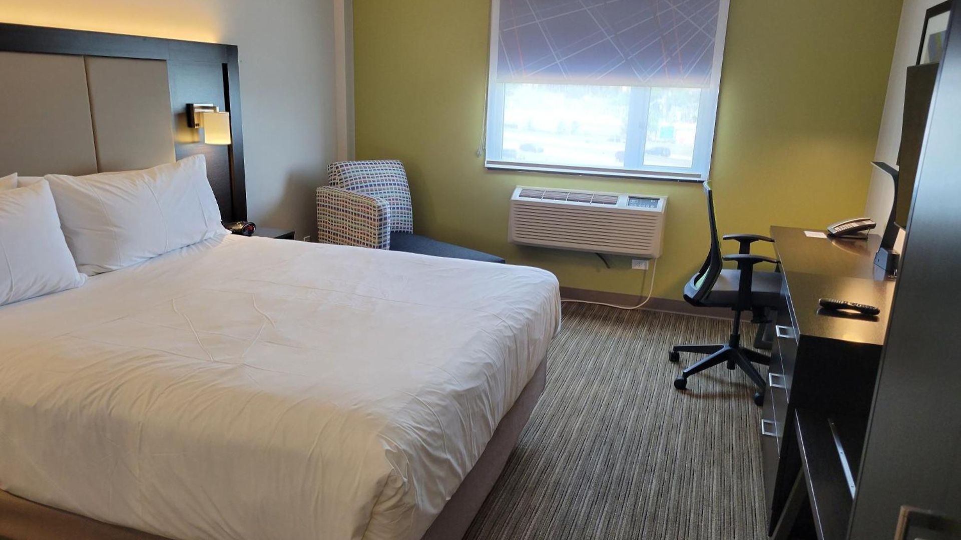 Hotel Express Maspeth By Ihg 2*