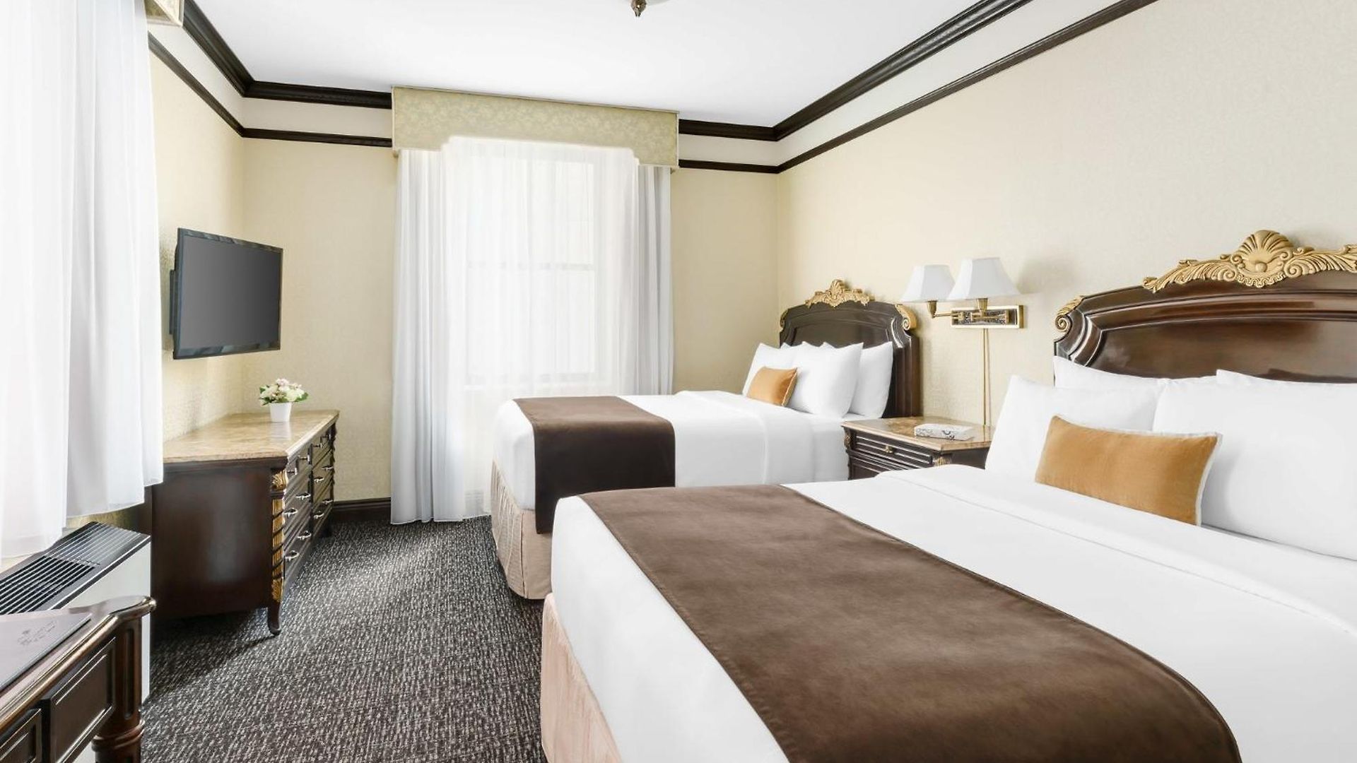 Lucerne Hotel 4*