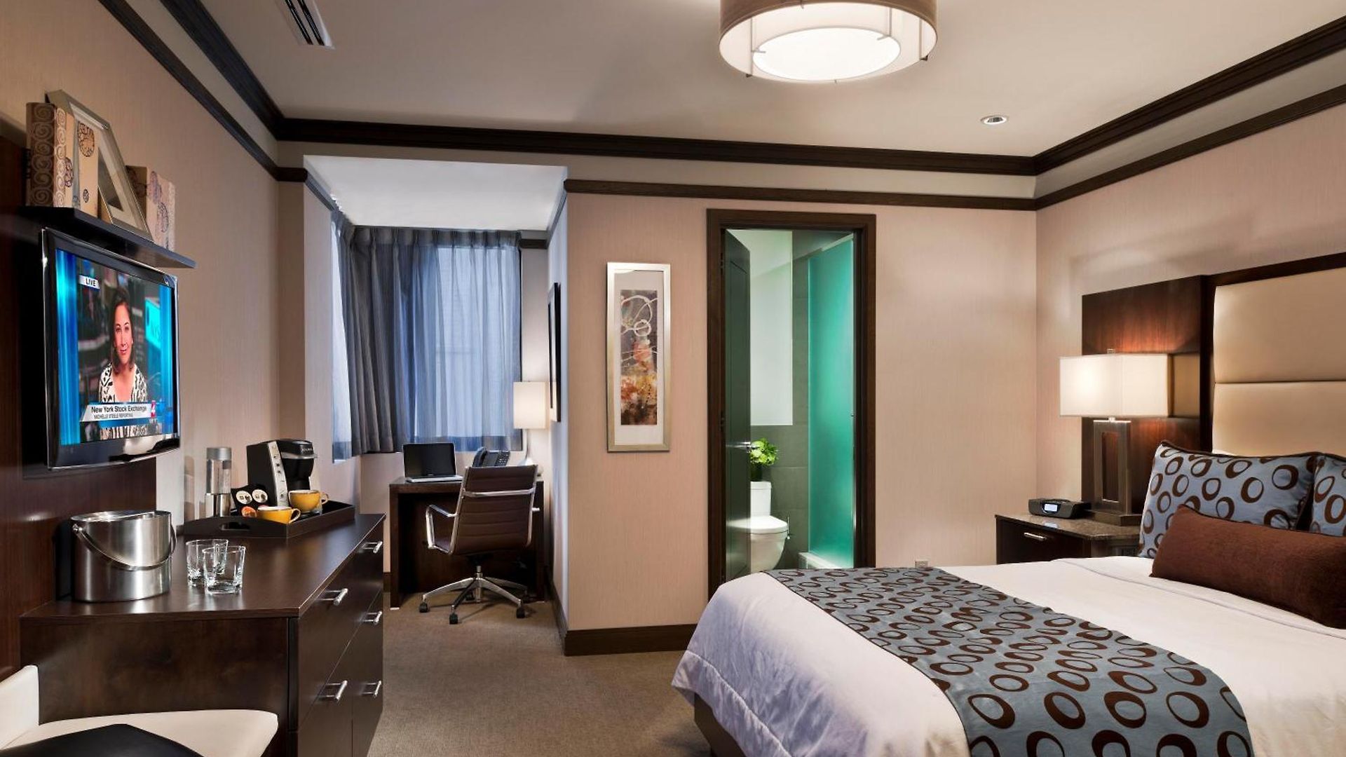 Hotel The Pearl 4*