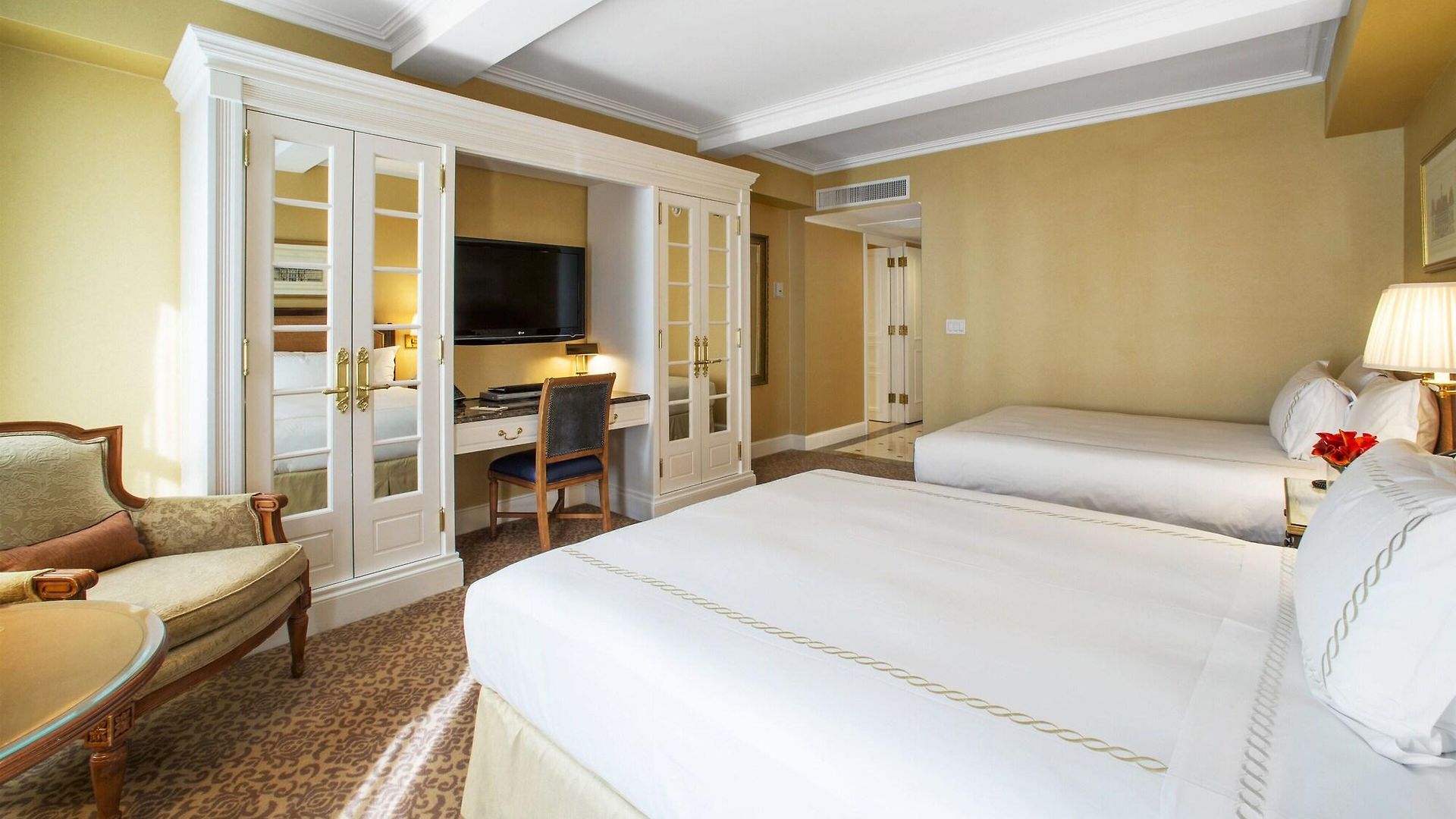 Hotel Plaza Athenee New York