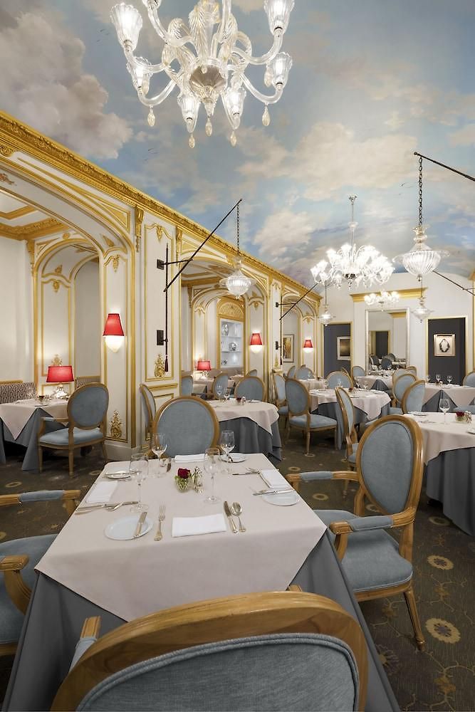 Plaza Athenee Hotel