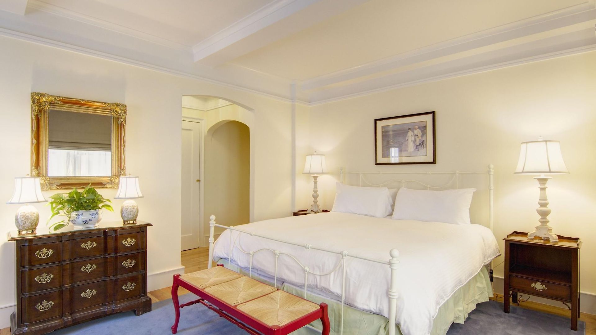 Roger Smith Hotel