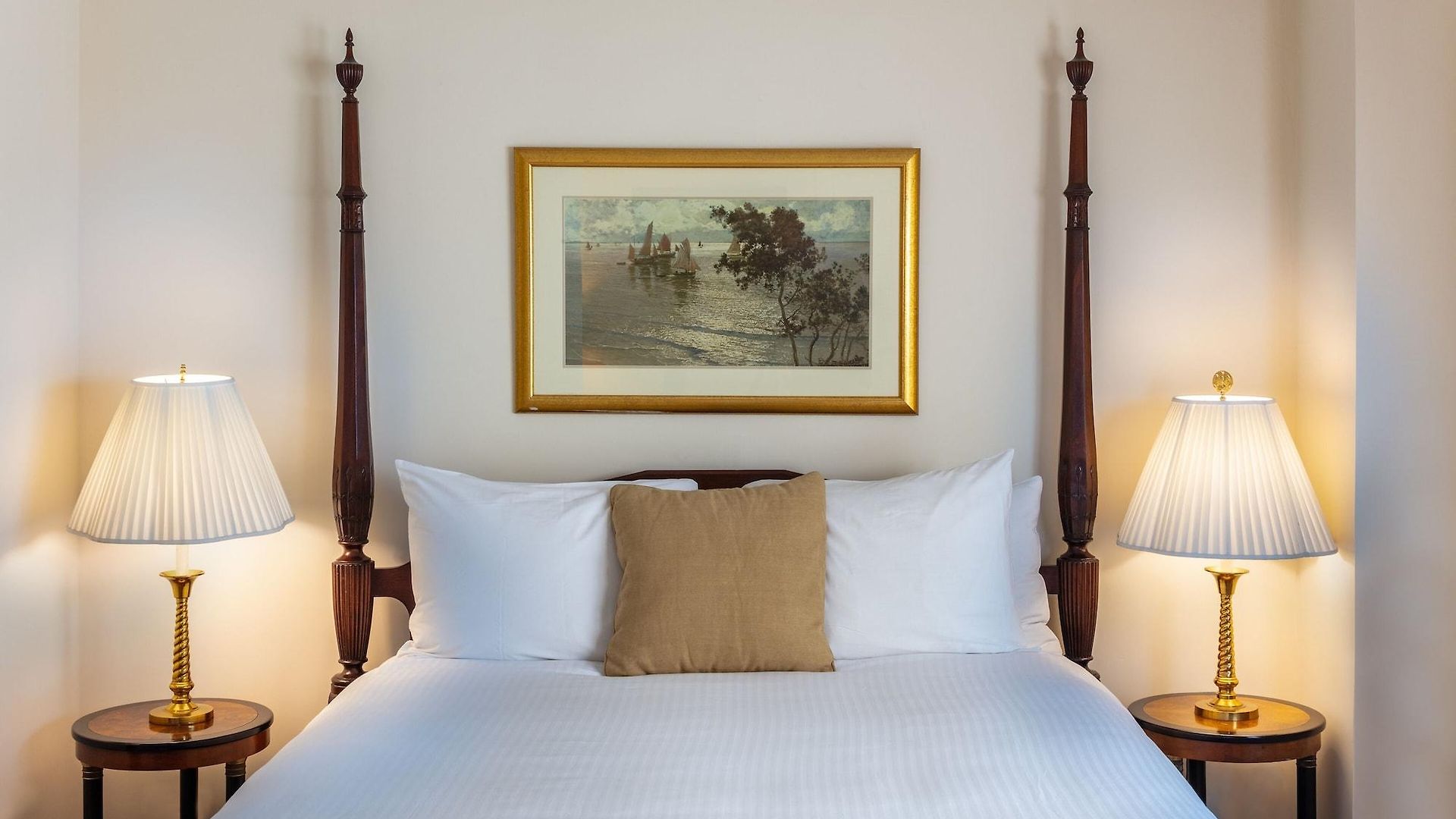 Roger Smith Hotel