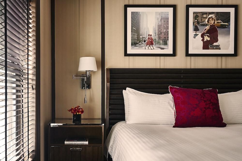 Hotel The Iroquois Times Square, A Small Luxury Hotel New York
