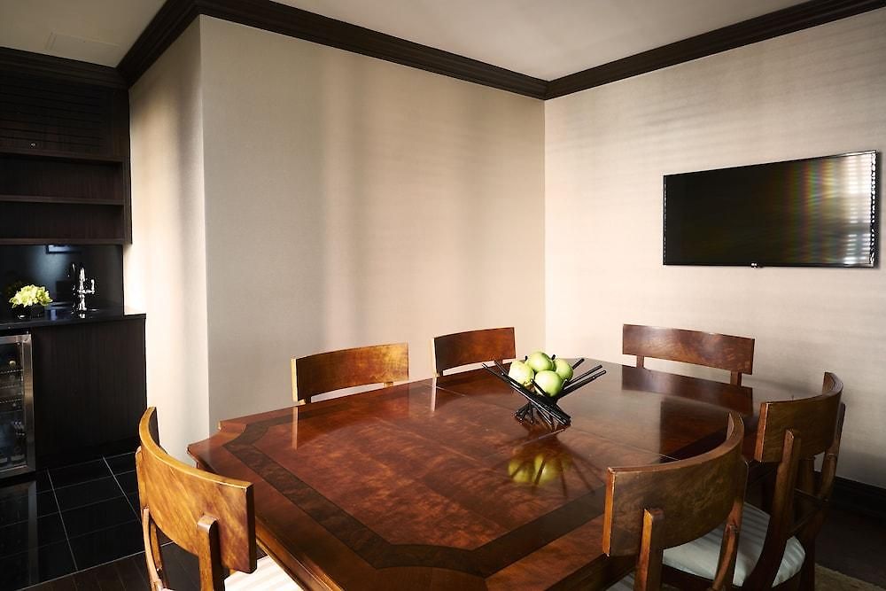 The Iroquois Times Square, A Small Luxury Hotel 5* New York