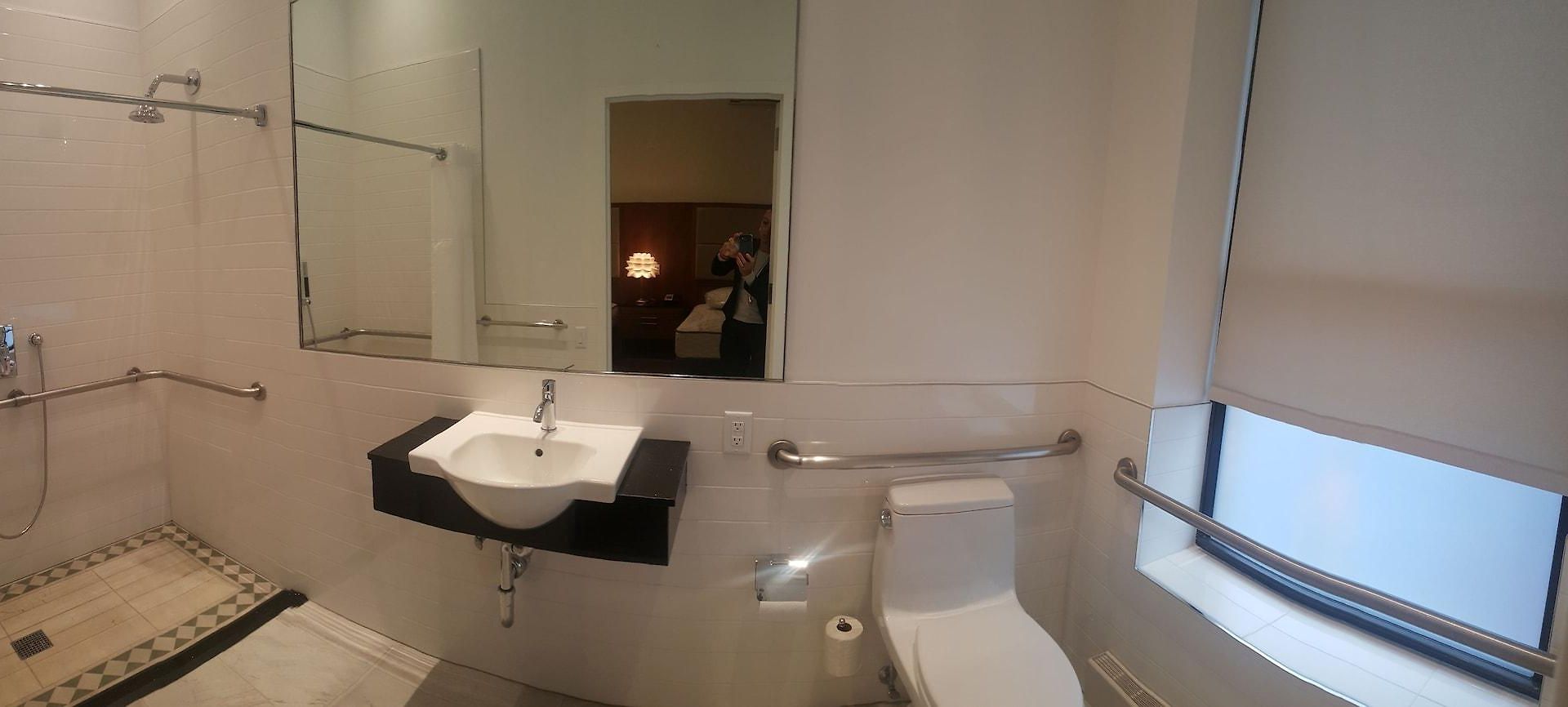 Americana Hotel
