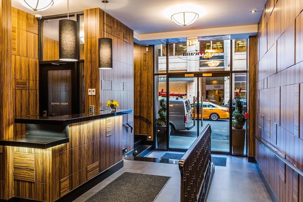 Americana Hotel