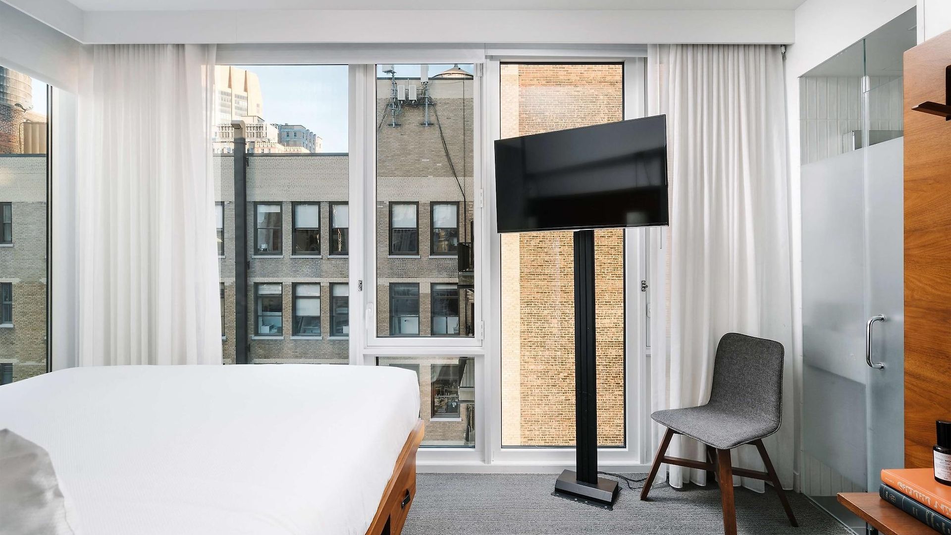 Arlo Nomad New York