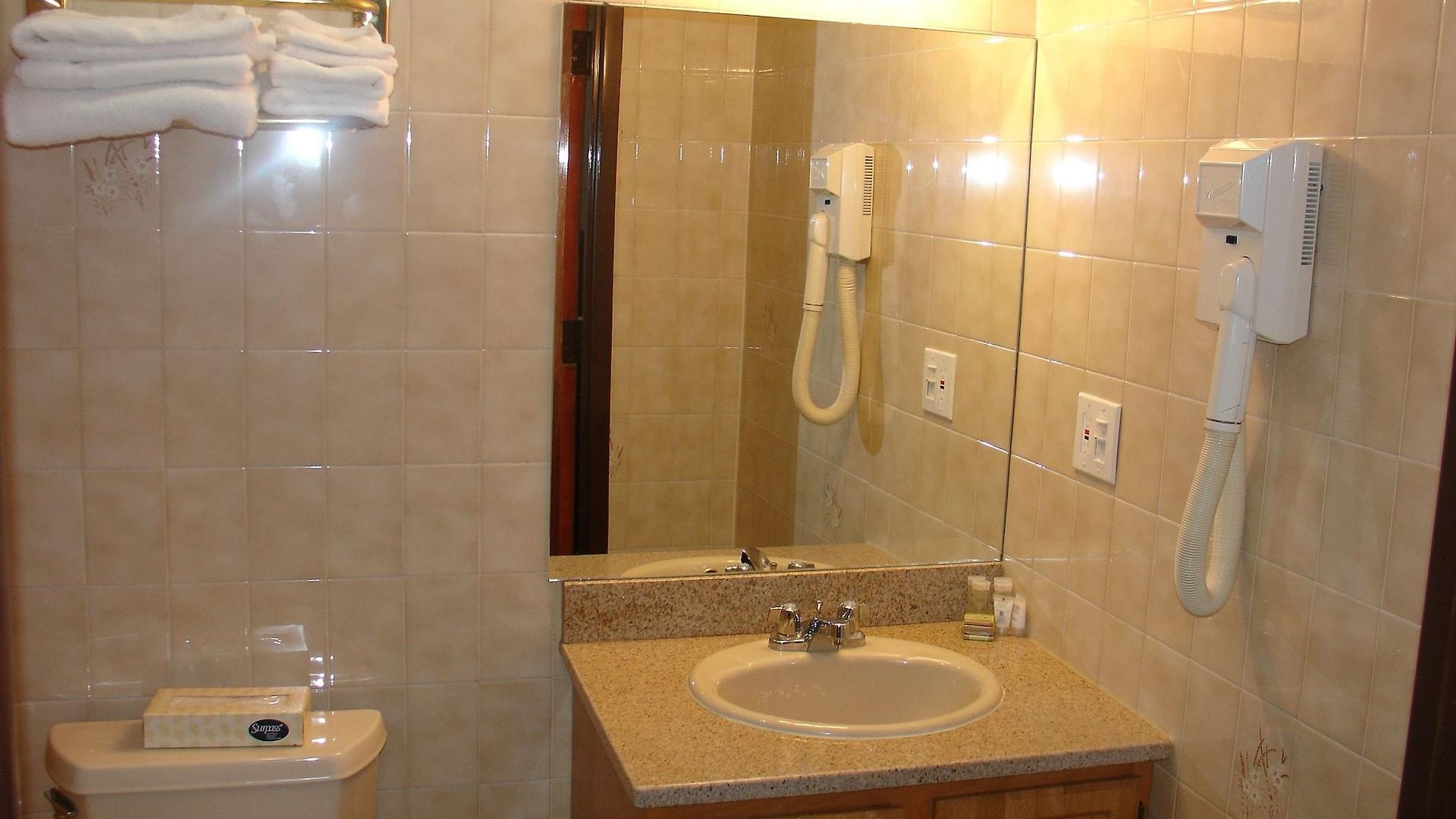 Super 8 By Wyndham Jamaica North Conduit Hotel