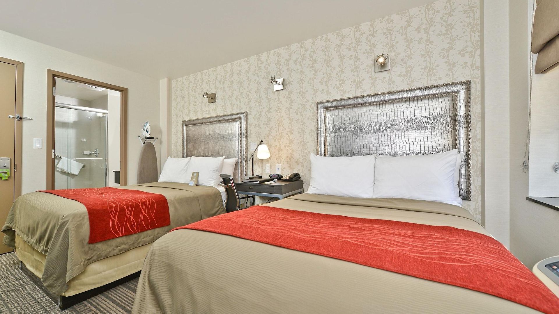 Times Square West Hotel, Bw Signature Collection Hotel 3*