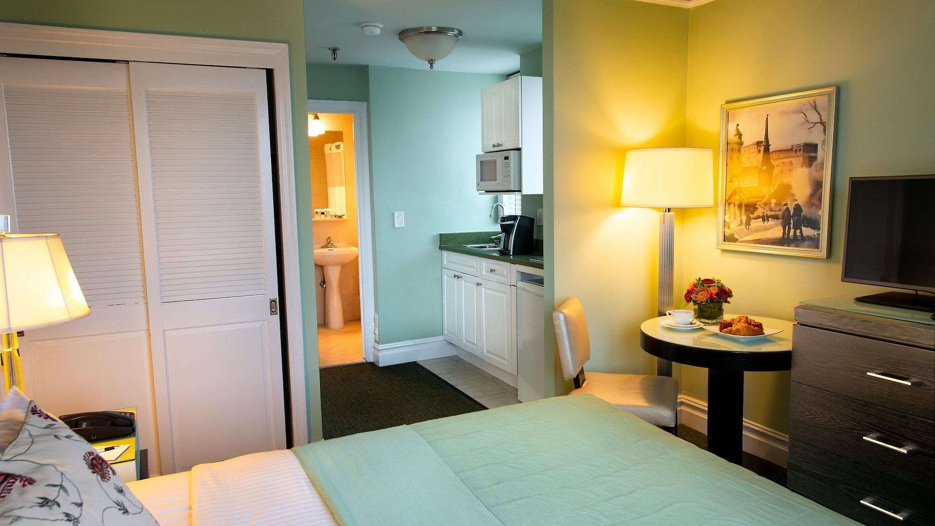 Beacon Hotel 4*