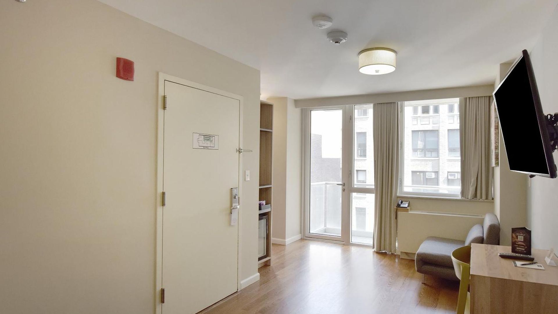 Hotel 32 32
