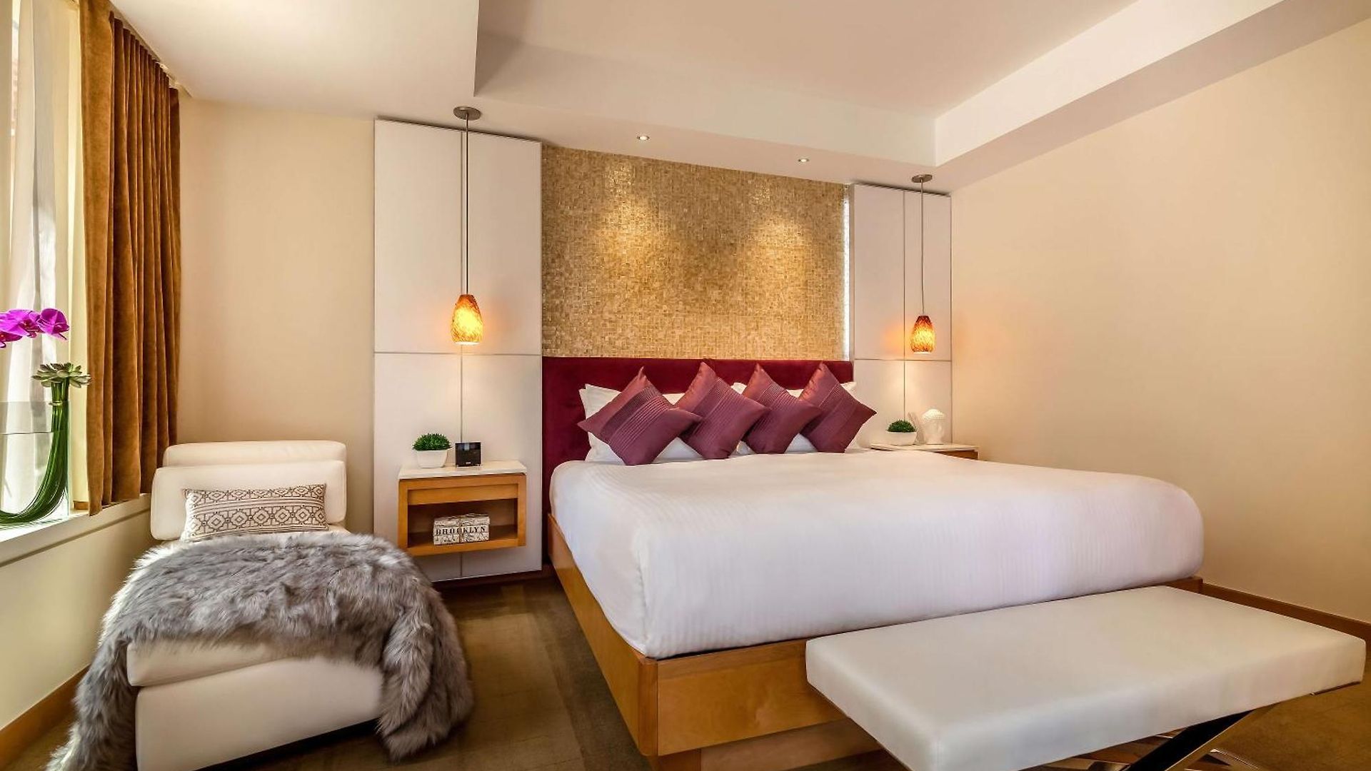 Concorde Hotel 4*