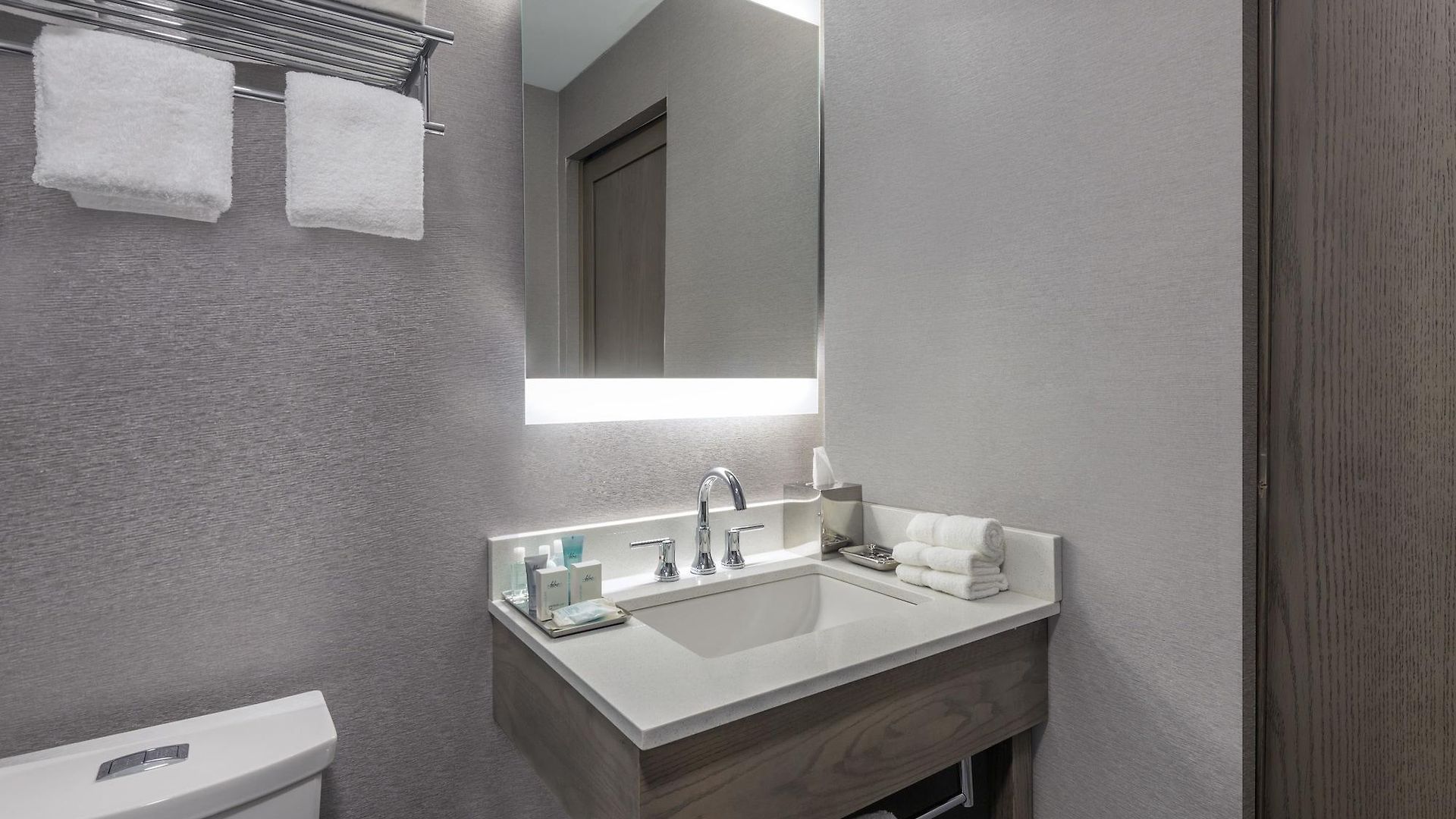 Hotel Wyndham Garden Laguardia South 3*