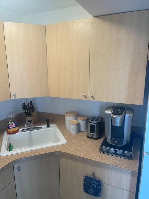 Modern One Bedroom *