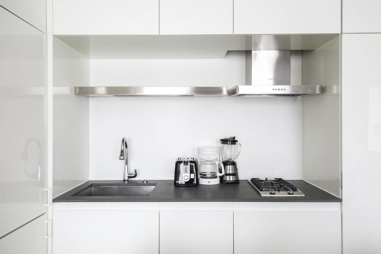 Perfectly Located 2bd Near Times Square With Gym