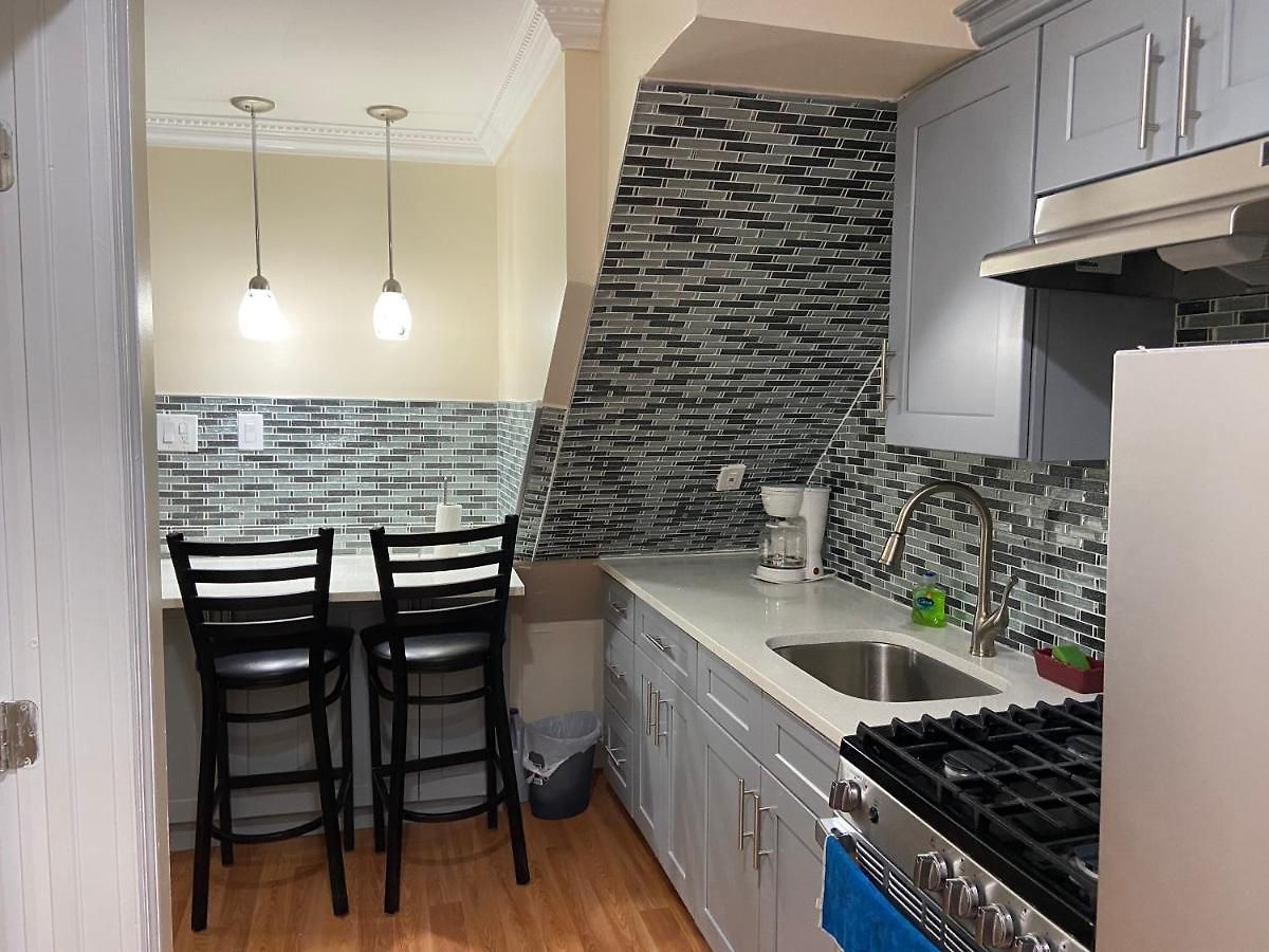 Affordable In Queens Guest house
