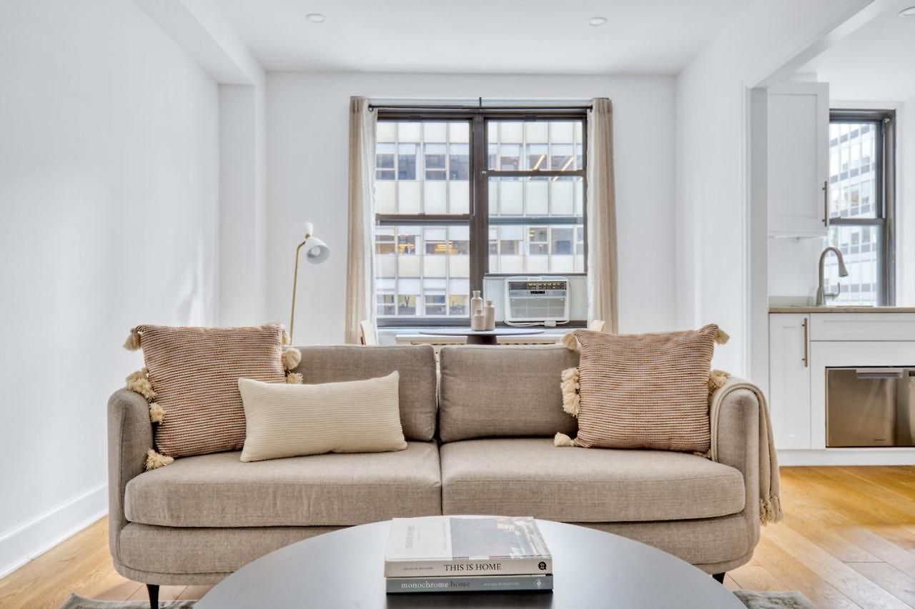 Midtown 1br W Doorman Wd Nr Grand Nyc-779 New York
