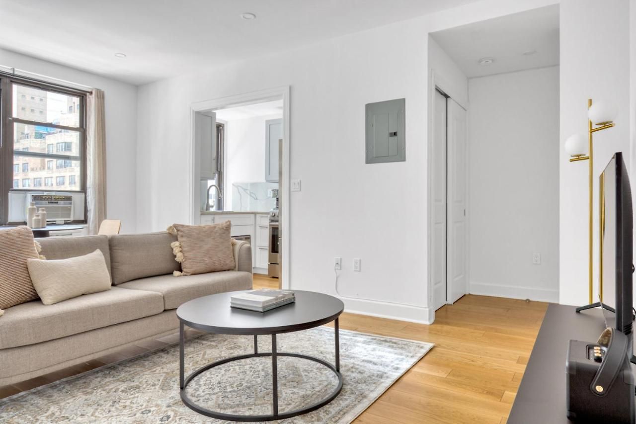 Midtown 1br W Doorman Wd Nr Grand Nyc-779