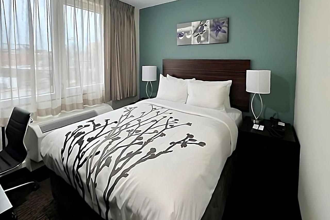 Sleep Brooklyn - Sheepshead Bay Hotel