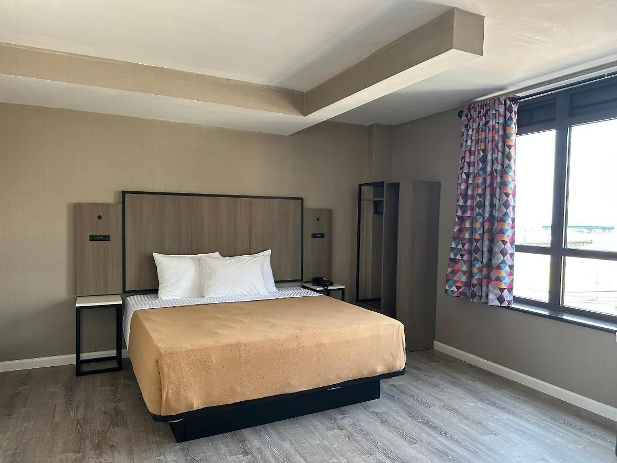 Hotel Regal & Laguardia
