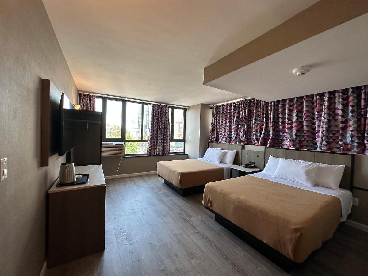 Hotel Regal & Laguardia 3*