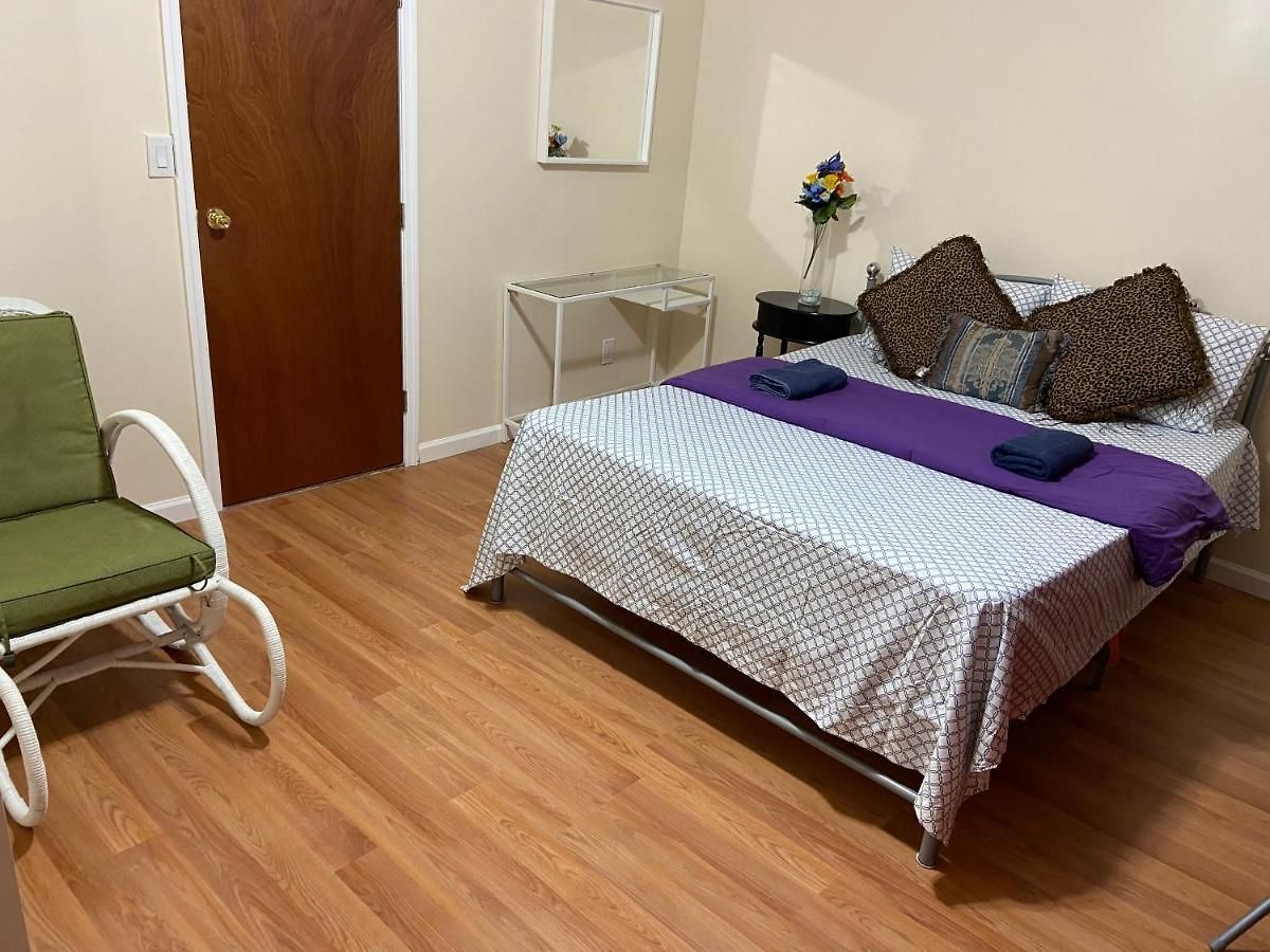 A Cheap In Queens Guest house New York