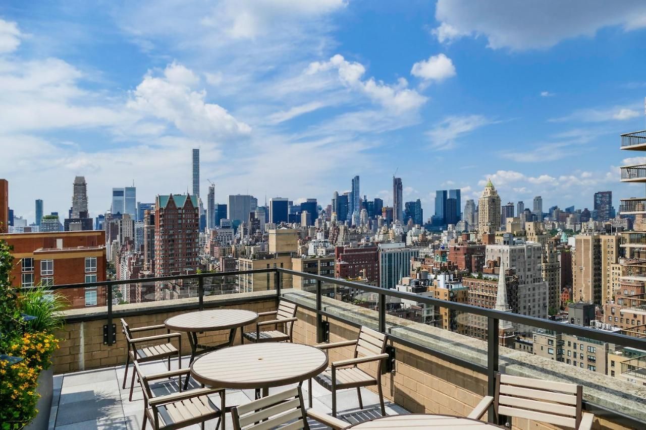 Apartment Ues Studio W Balcony Gym Nr Subway Nyc-240
