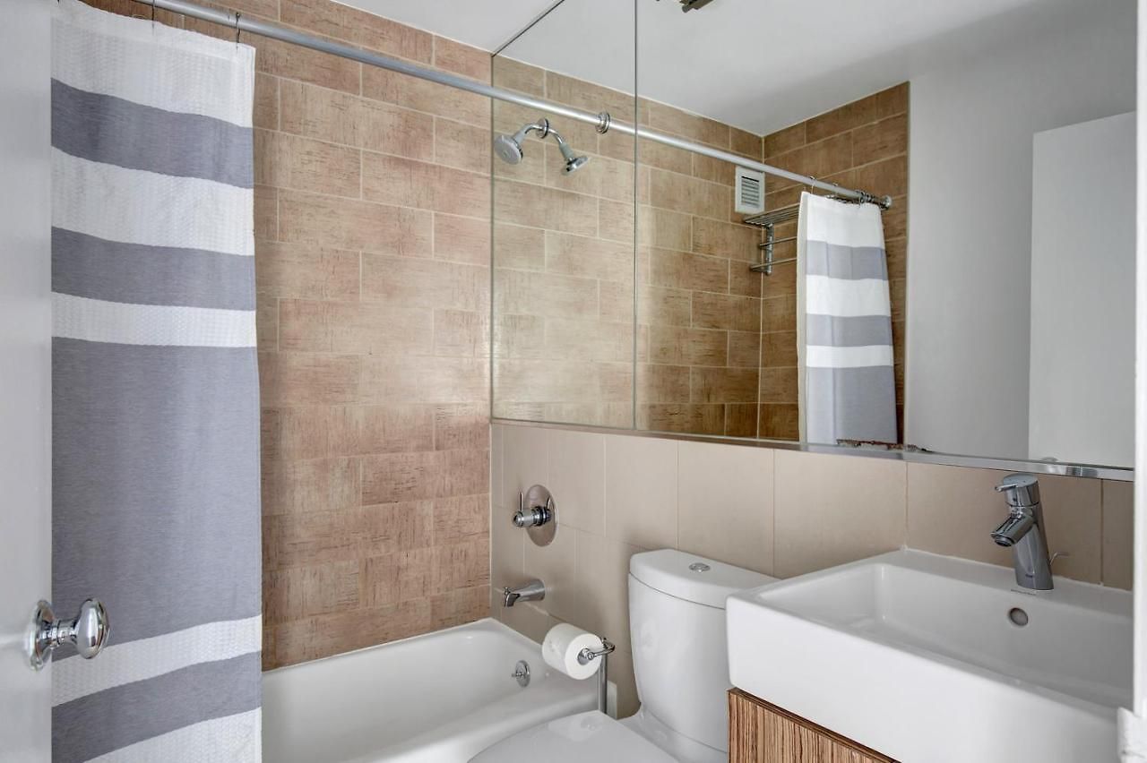 Apartment Ues Studio W Balcony Gym Nr Subway Nyc-240 *
