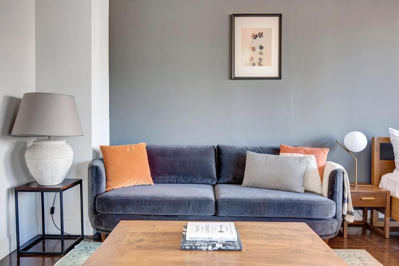 Ues Studio W Balcony Gym Nr Subway Nyc-240 Apartment *
