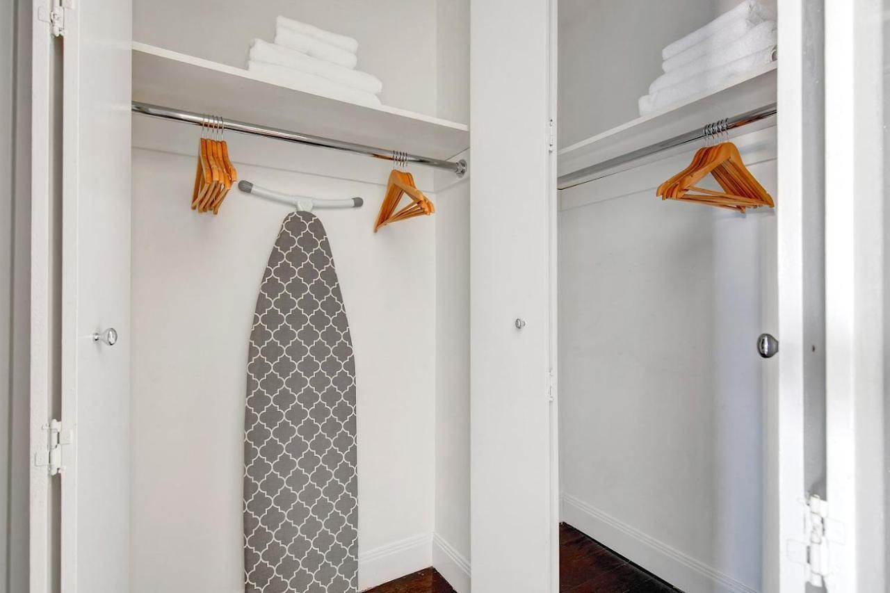 Apartment Ues Studio W Balcony Gym Nr Subway Nyc-240 New York