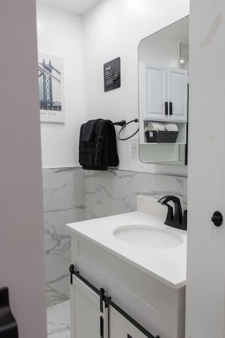 Modern 1br Exclusive Space In Historic Brooklyn Apartment