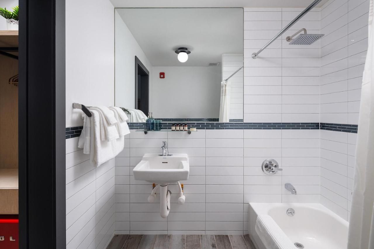 Hotel Little Charlie 4*