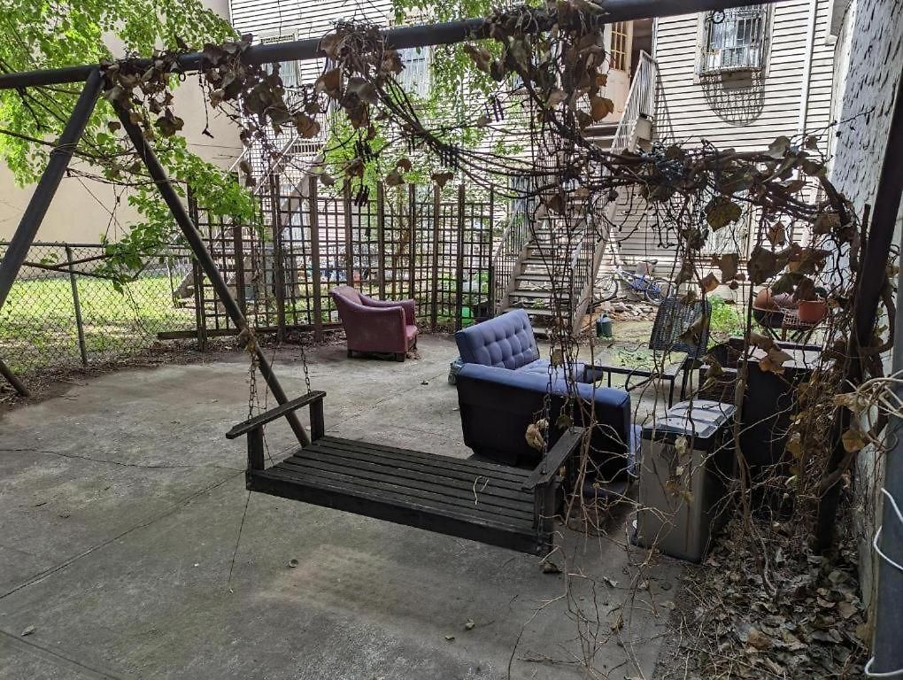 Fawlty Towers In Williamsburg
