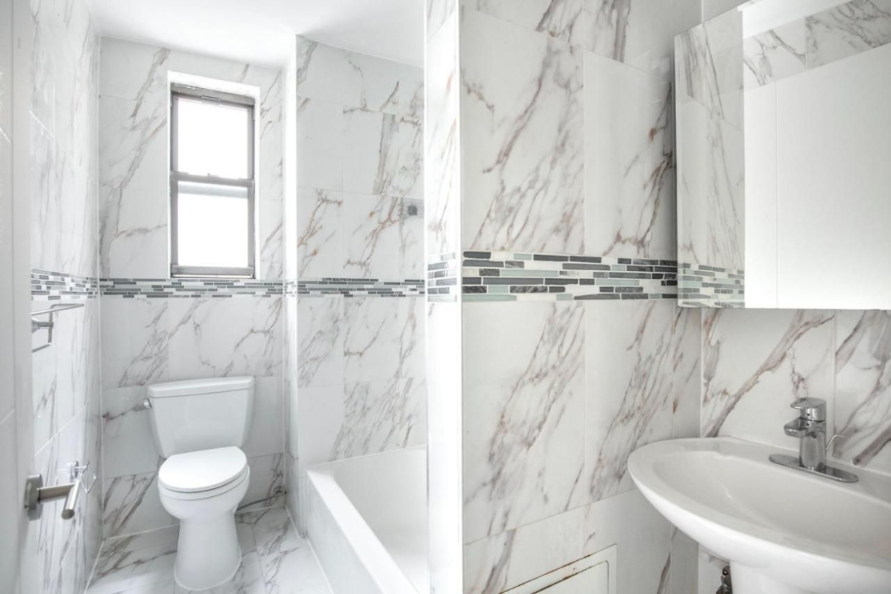 Midtown 2br W Roofdeck Wd Nr Park Nyc-1245 Apartment *