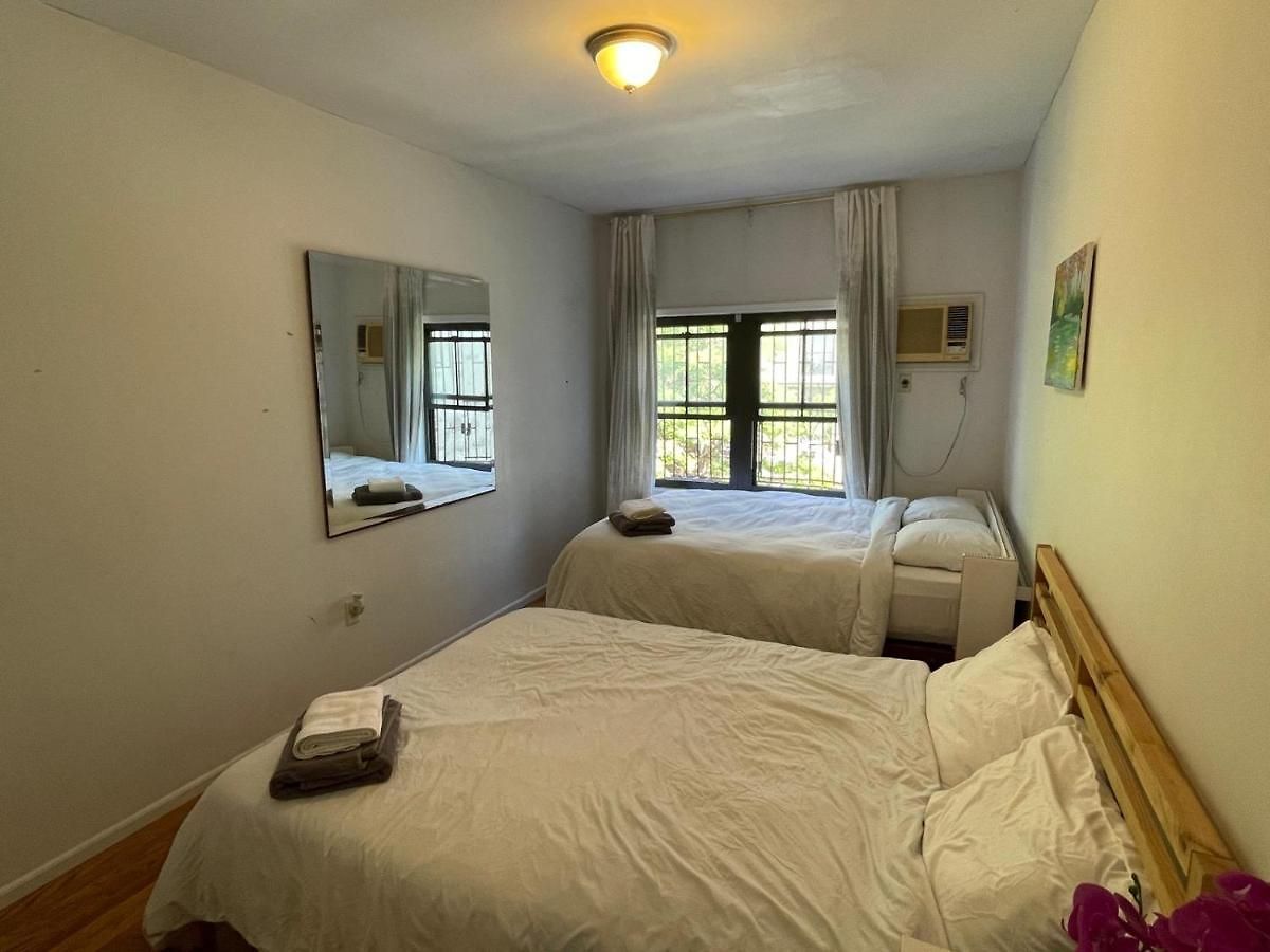 Spacious Bedroom For 4 In Shared Townhouse+garden * New York