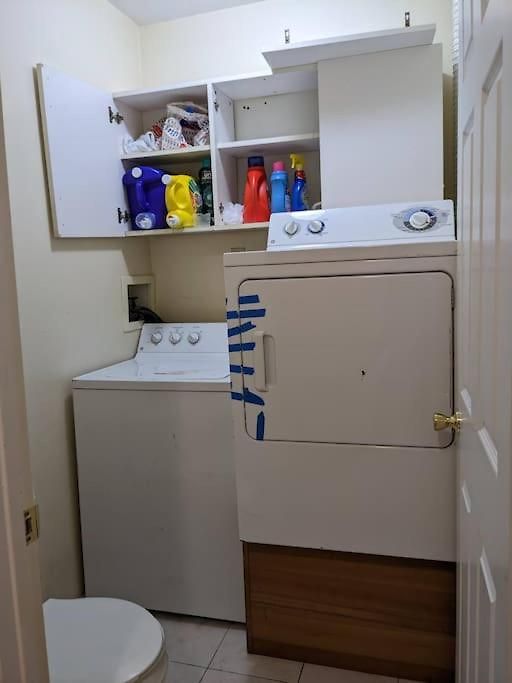 Private In 4 Bedroom Ground Near Subway