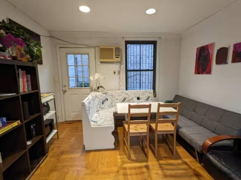 Cozy At Great Townhouse In Williamsburg Homestay New York