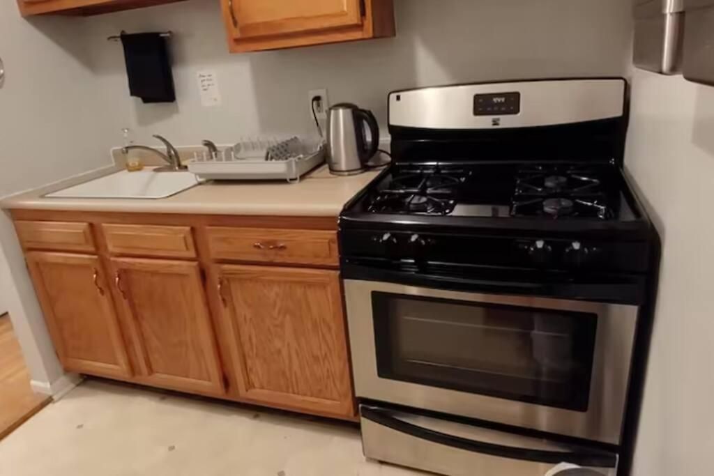 Quiet Double In Williamsburg Ground Floor Near Subway Homestay