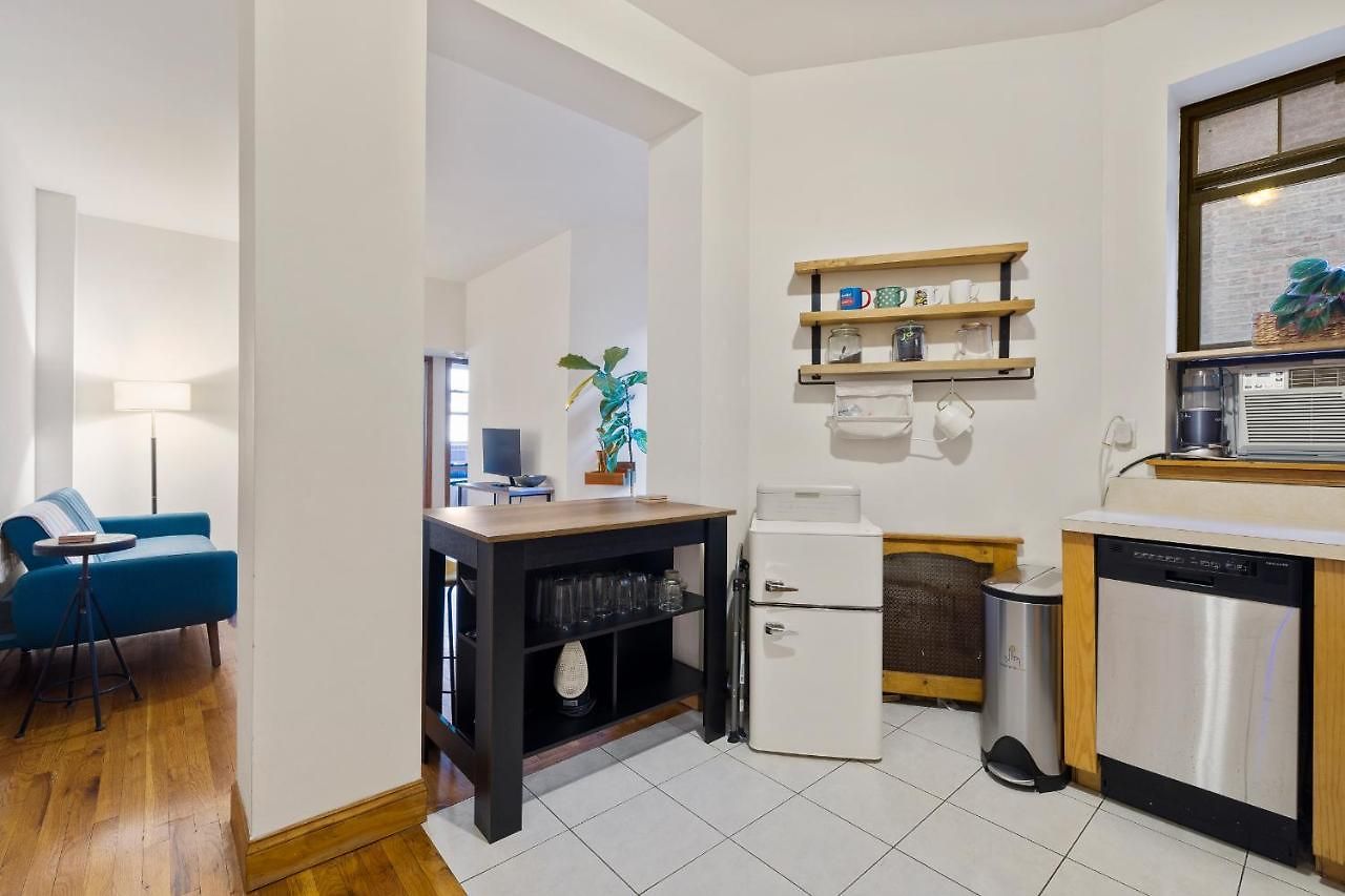 Living At Columbia Apartment