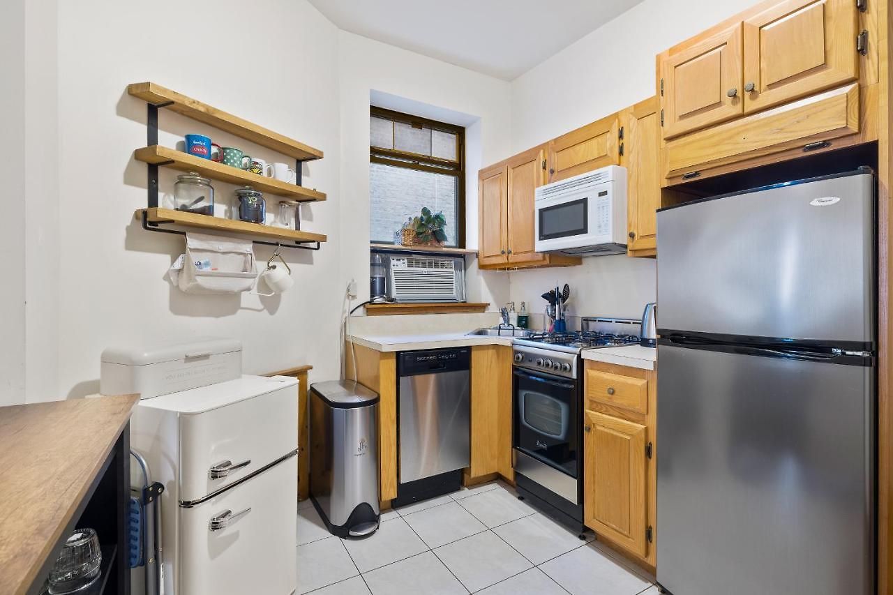 Apartment Living At Columbia *