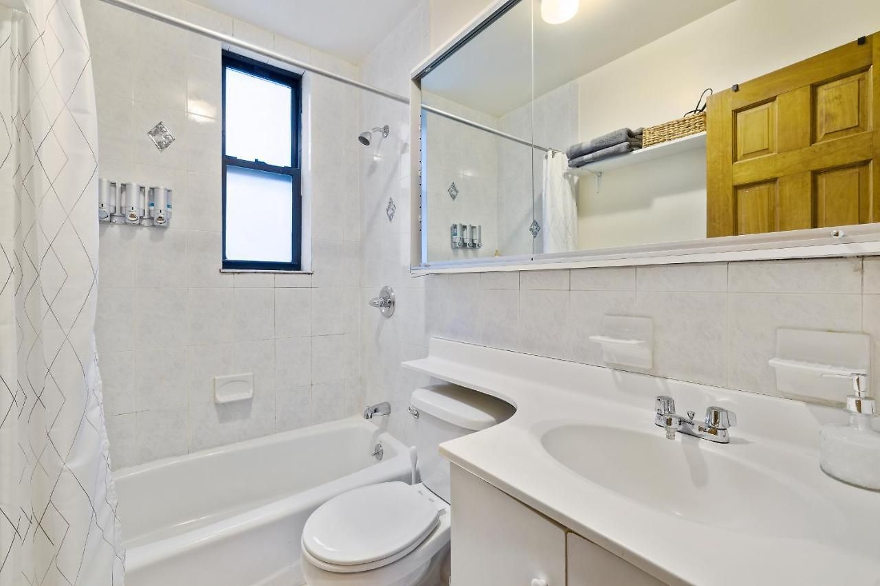 Living At Columbia Apartment New York