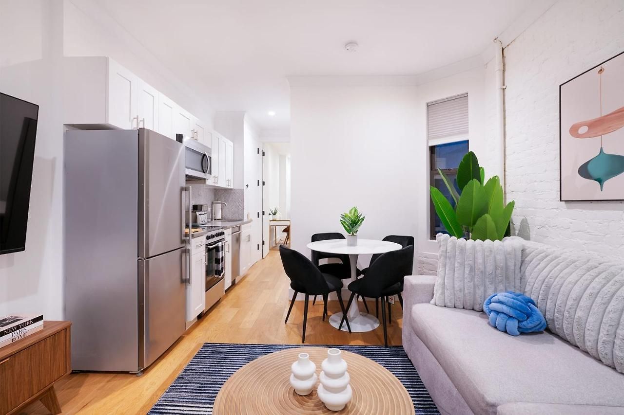 1290-6 Newly Renovated 2 Bedrooms In Ues